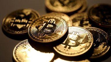 Bitcoin Strategists See Charts Signaling Another Downward Move