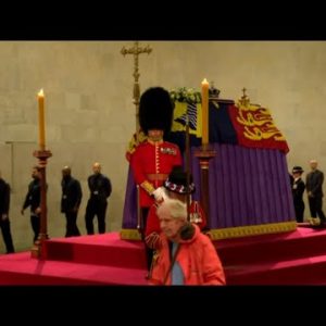 Americans travel from far and wide to bid farewell to Queen Elizabeth II