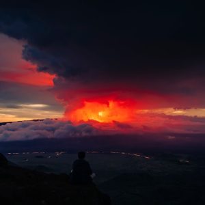 Two volcanoes on Hawaii's Big Island erupt simultaneously for the first time in decades