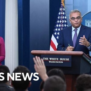 Watch Live: COVID response coordinator Dr. Jha joins White House briefing | CBS News