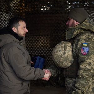 Zelenskyy meets with Ukrainian troops as fighting with Russia intensifies