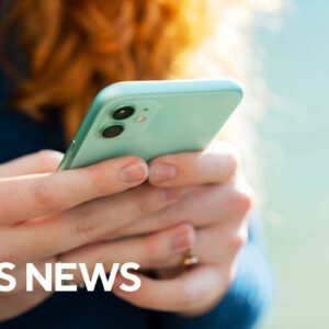 Surgeon general issues warning over social media's "profound risk" to youth mental health