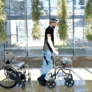 Paralyzed man can walk again with brain with spinal cord implants