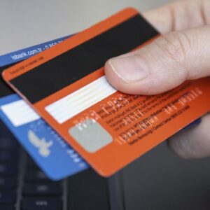 Americans grappling with record-breaking credit card debt