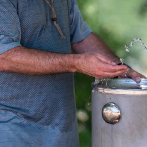 Record-setting heat wave expands across western U.S.