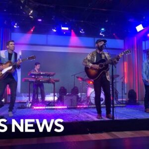 Saturday Sessions: Drew Holcomb and the Neighbors perform "Fly"