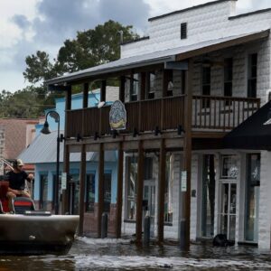Florida restaurant manager on Idalia's destruction: "You can't imagine"
