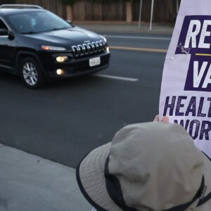 Health care workers likely avert new walkout; UAW negotiations with automakers continue