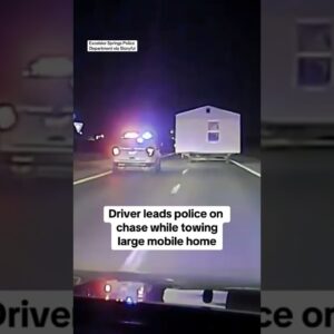 Cops chase 70-foot mobile home in Missouri, driver suspected of drunk driving #shorts