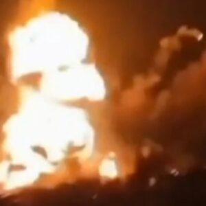 Ukraine sinks warship in Crimean port, but Ukrainian defenses in precarious spot