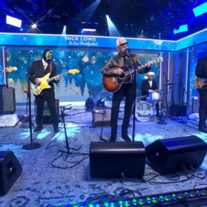 Saturday Sessions: Nick Lowe and Los Straitjackets perform "Let it Snow"