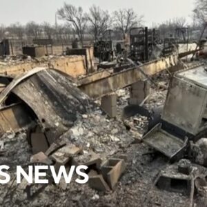 Family flees Texas home as wildfire engulfs neighborhood, relative says
