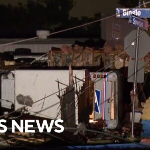 Deadly Houston thunderstorms knock out power, damage downtown buildings