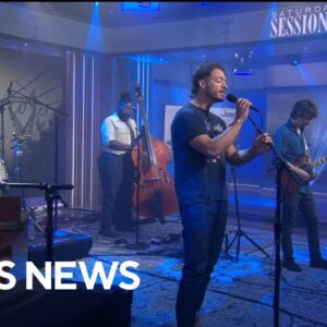 Saturday Sessions: Amos Lee performs "Built To Fall"