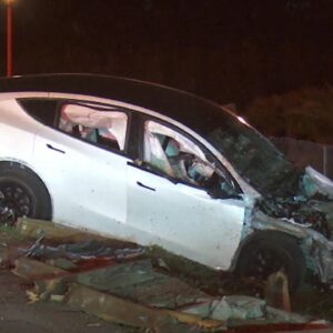 Electric vehicles raise safety concerns as to whether guardrails can handle car's excess weight