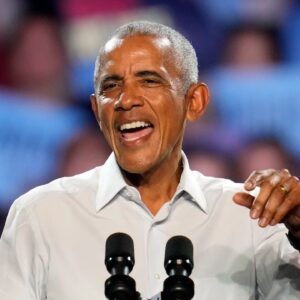 Obama raps Eminem's "Lose Yourself" at Detroit Harris-Walz rally