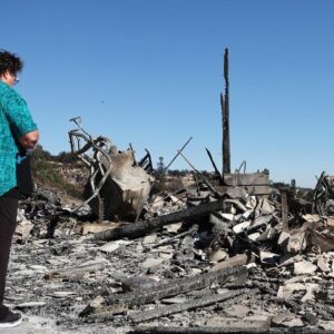 Weather turning more favorable for battle against Mountain Fire, survivors surveying destruction