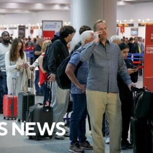 Holiday travel rush underway across U.S.