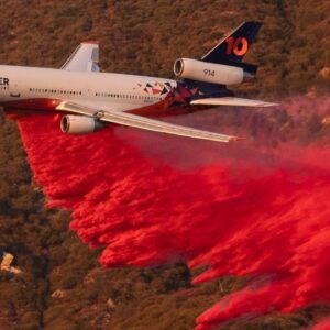 Los Angeles area crews make progress containing wildfires