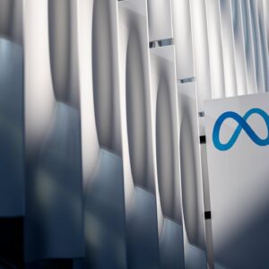 Meta Gains on AI Optimism, Microsoft Slumps