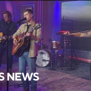 Saturday Sessions: Sam Barber performs "Straight and Narrow"