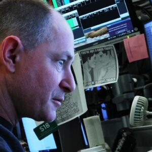 Anxiety at stock exchange as world awaits Trump's response to China's tariffs