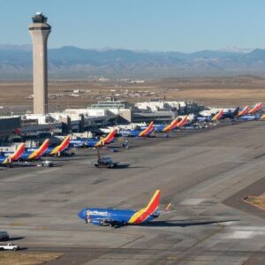 Denver air traffic control loses communication for 2 minutes