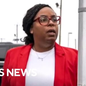 Congresswoman says she'll fight charges for allegedly assaulting officers outside ICE facility