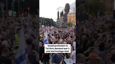 Israeli protesters in Tel Aviv demand war's end and hostage deal #shorts