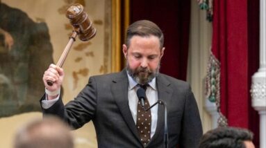 Texas redistricting plan inches forward as Democrats return to state, Republicans monitor lawmakers