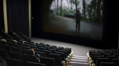 Movie theaters struggling to fill seats embrace longer ads