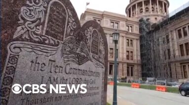Court blocks Texas law requiring public classrooms to display Ten Commandments