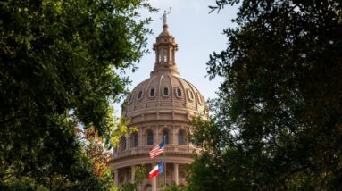 Texas Democrats who fled state over redistricting vote begin returning
