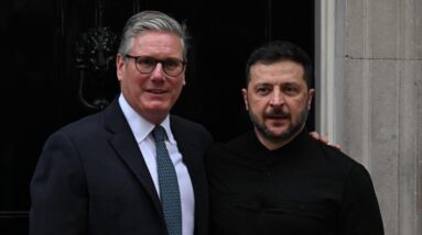 Zelenskyy meets with U.K.'s Starmer ahead of Trump-Putin summit