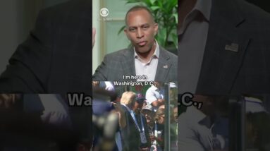 Hakeem Jeffries calls out Trump for attending Ryder Cup as government shutdown looms #shorts