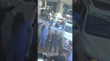 Father in Texas delivers his own daughter outside hospital #shorts