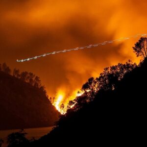 Massive wildfire erupts in California