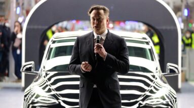 Musk Stocks Up on $1 Billion of Tesla Shares