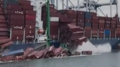 Video shows moment shipping containers started falling into Port of Long Beach