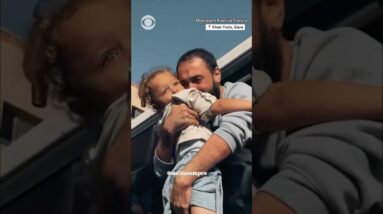 Reunion between father, daughter in Gaza as bus carrying freed detainees, prisoners arrives #shorts