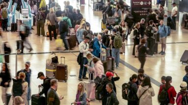 More flight delays expected as government shutdown continues