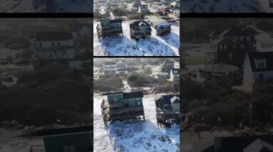 Outer Banks house collapses into Atlantic Ocean #shorts