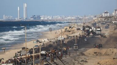 What happens if Hamas accepts Trump's peace plan, and what happens if it doesn't?
