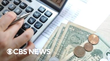 Growing number of young Americans living paycheck to paycheck, study finds