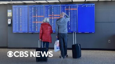 Fewer people are booking holiday travel after government shutdown, airlines say