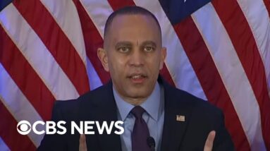 Hakeem Jeffries slams Republican lawmakers during Jan. 6 event to mark five years since Capitol riot
