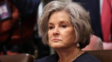 White House holds midterms strategy session