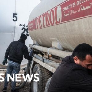 Oil prices edge lower amid news of Iraq export deal